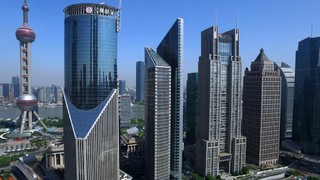 上海东方明珠城市高楼大厦宣传背景图片